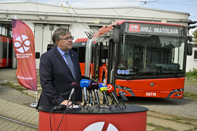 BRATISLAVA: Nová električka a trolejbus