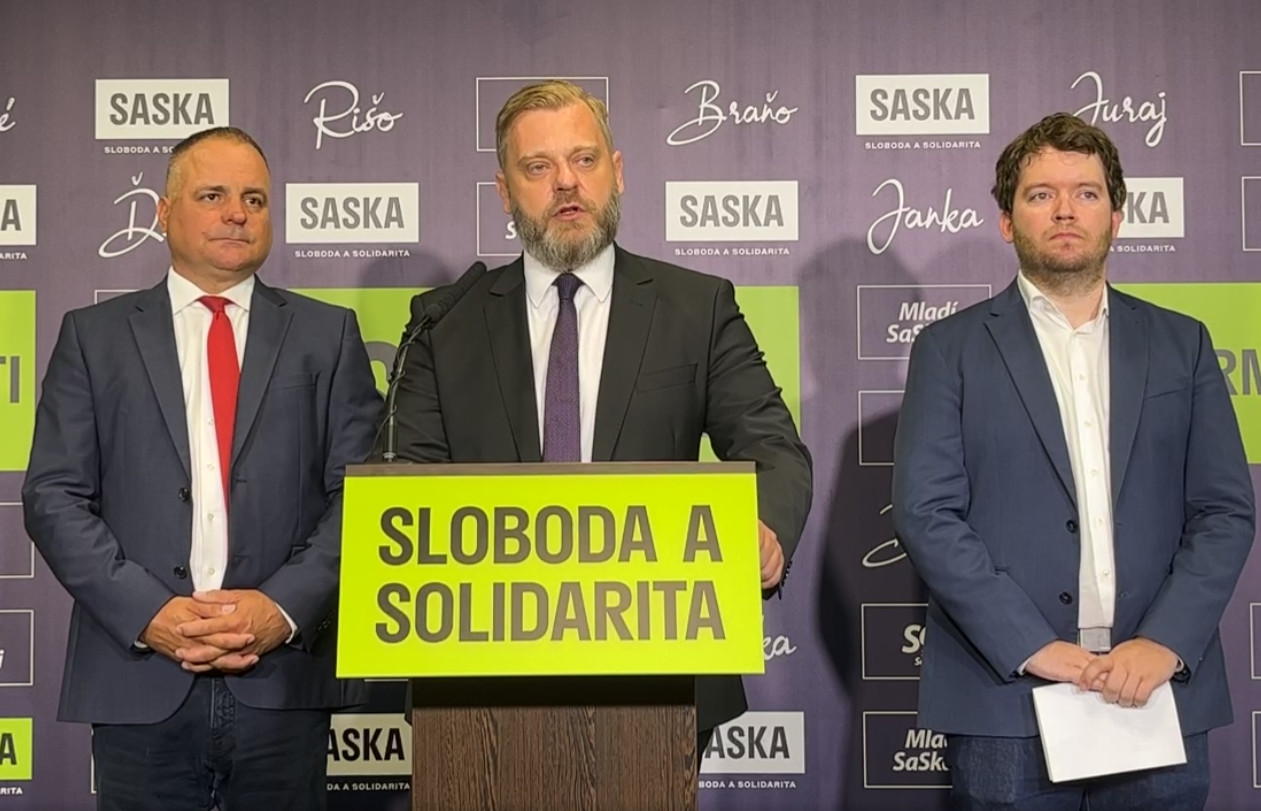 SaS a condamné les déclarations de Szijjártó sur la détention de Gašpar, le régime d’Orbán tenterait d’influencer les élections (vidéo)