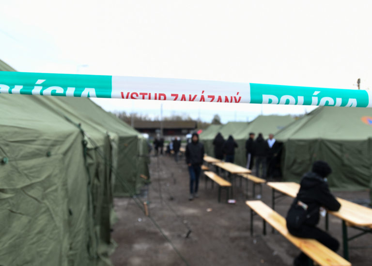 MIGRANTI: Nelegálni migranti v Kútoch