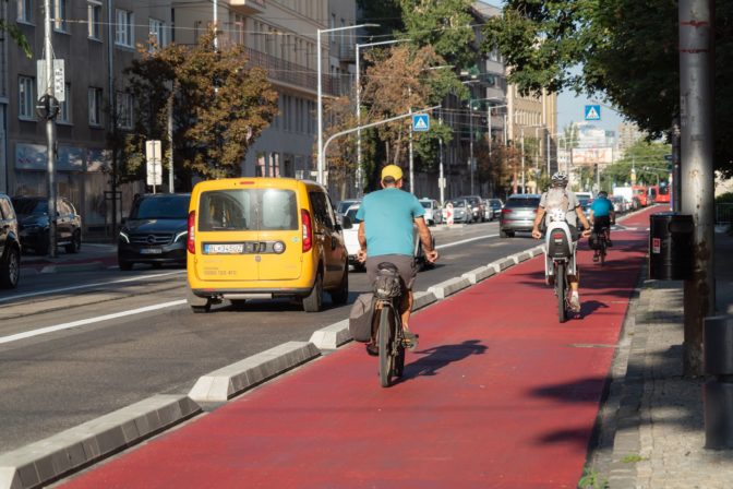 Cyklopruhy, Bratislava, nábrežie