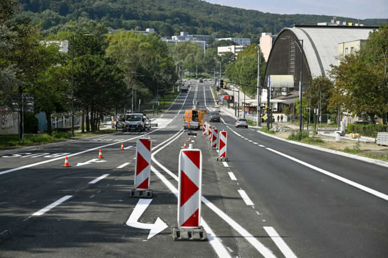 BRATISLAVA: Odovzdanie novej štvorprúdovky