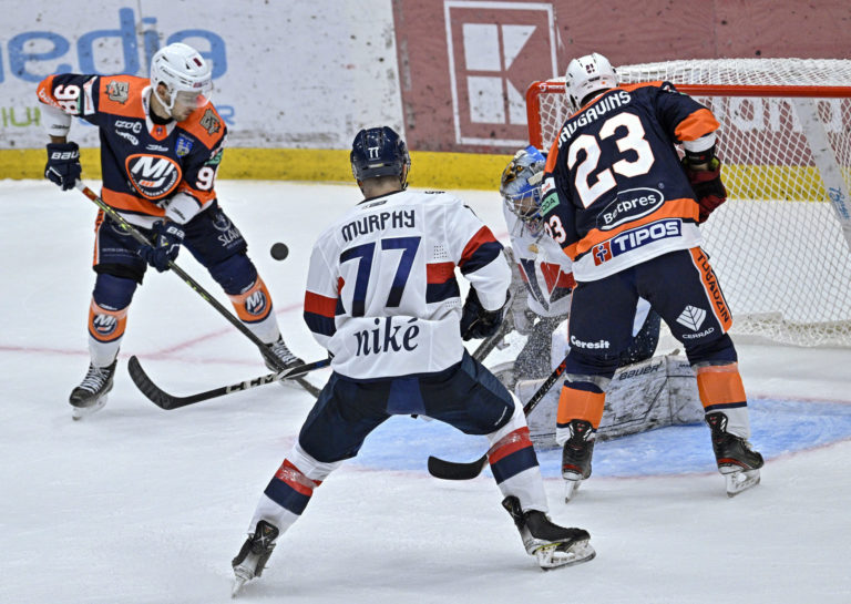 HOKEJ TE: Bratislava - Michalovce