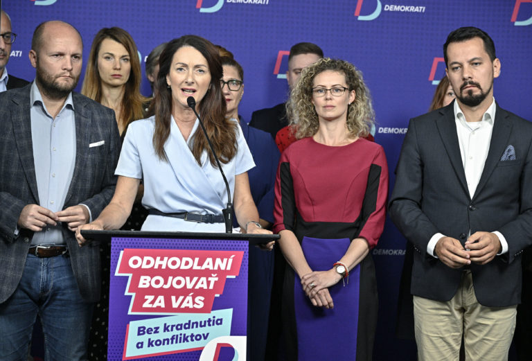 DEMOKRATI: Vyvrátenie manipulácií a klamstiev Róberta Fica