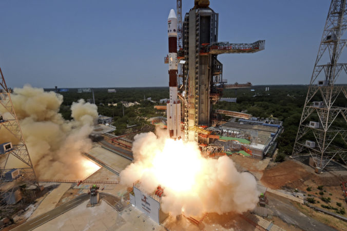 India pokračuje vo vesmírnom výskume, po sonde Čandrájan-3 úspešne odštartovala aj misiu na Slnko (video+foto)