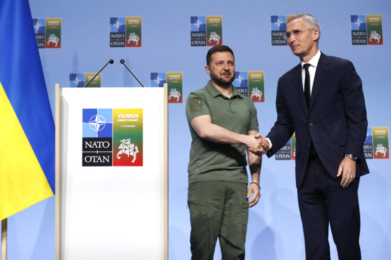 Volodymyr Zelenskyj, Jens Stoltenberg, NATO
