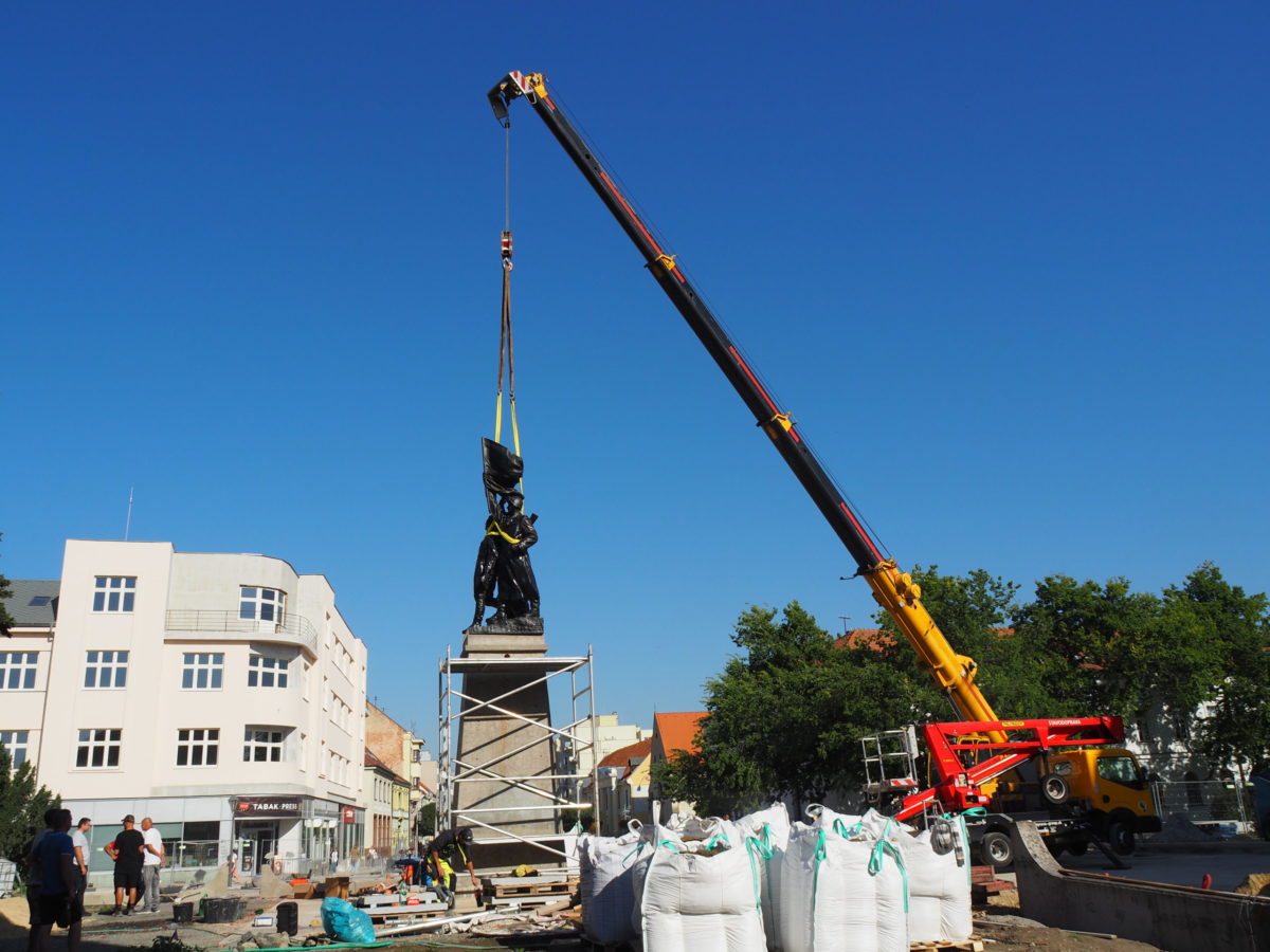Pamätník Víťazstvo, Trnava