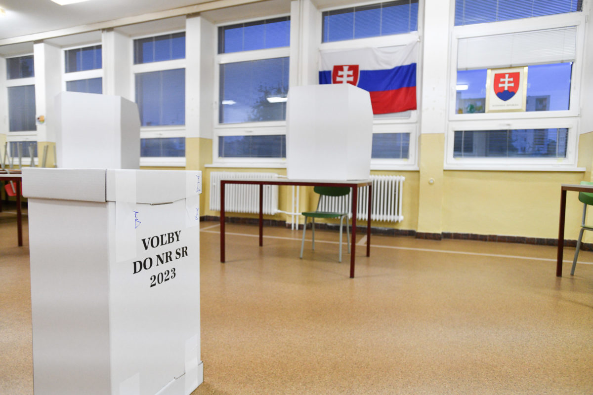 VOĽBY: Otvorenie volebných miestností