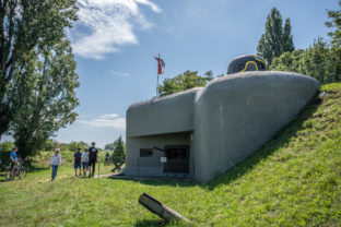 Bratislava, Petržalské bunkre