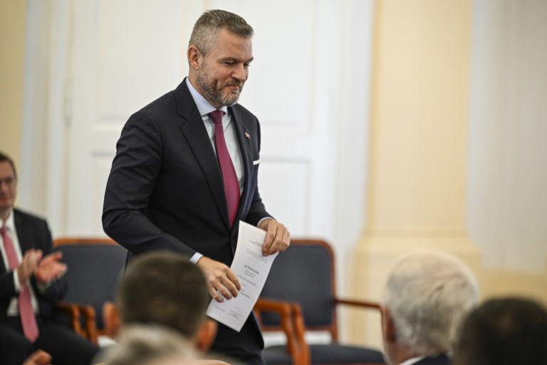 NR SR: Odovzdávanie osvedčení poslancom