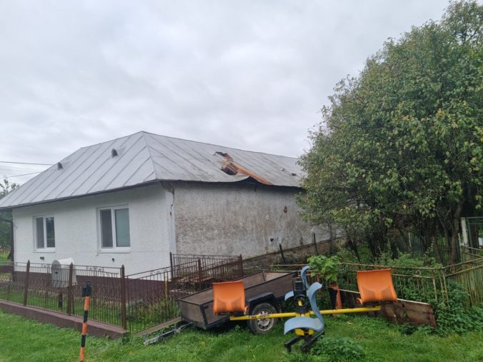 HASIČI: Následky zemetrasenia v obci Černina