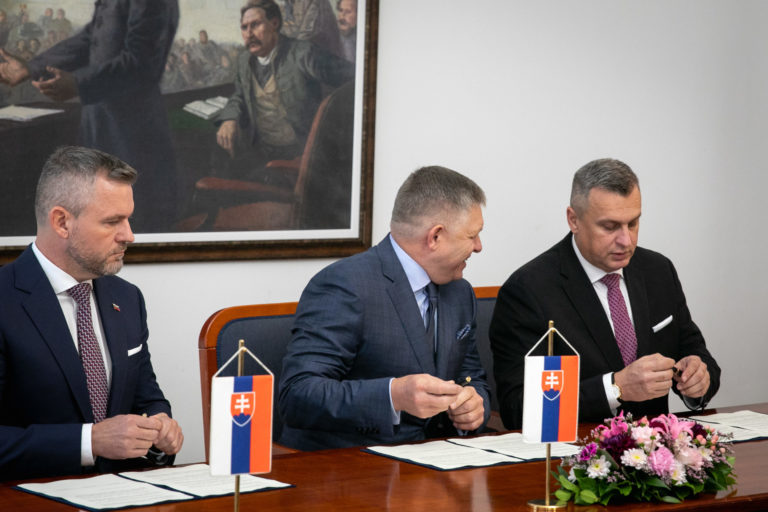 MEMORANDUM: Podpis medzi stranami Smer, Hlas a SNS