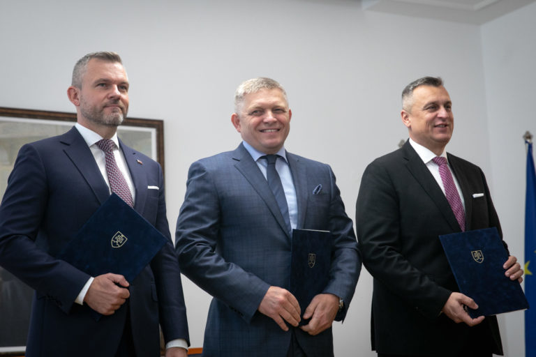 MEMORANDUM: Podpis medzi stranami Smer, Hlas a SNS