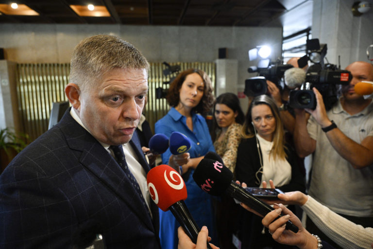 Robert Fico, NR SR, schôdza