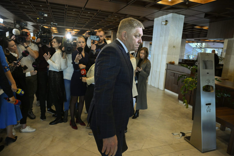 Robert Fico, NR SR, schôdza