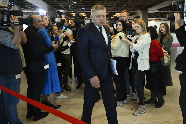 Robert Fico, NR SR, schôdza