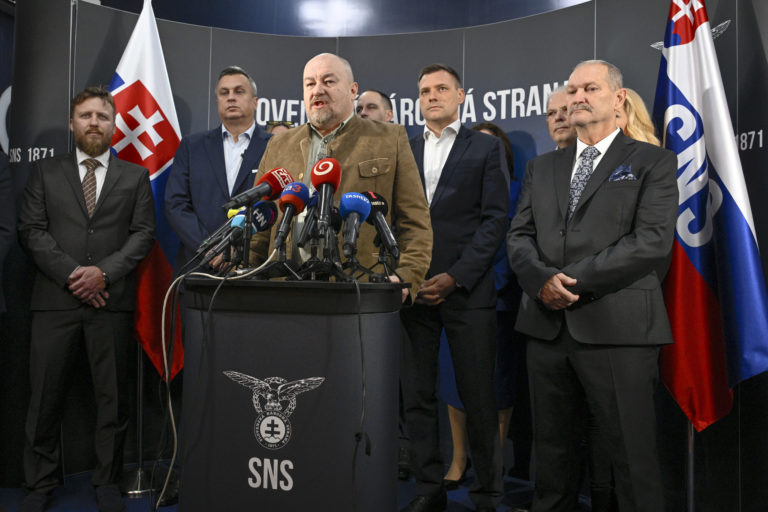 SNS, Andrej Danko, Rudolf Huliak, Tomáš Taraba