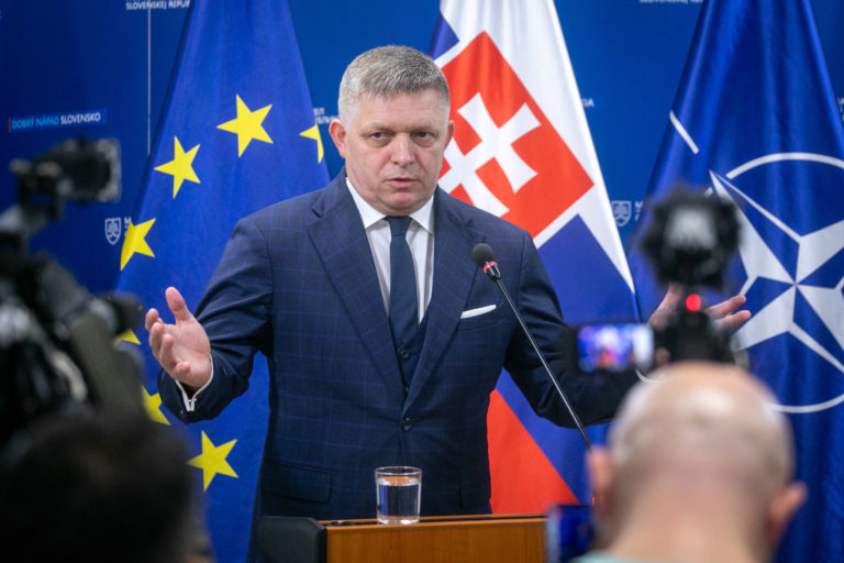 MZV: Premiér navštívil ministerstvo