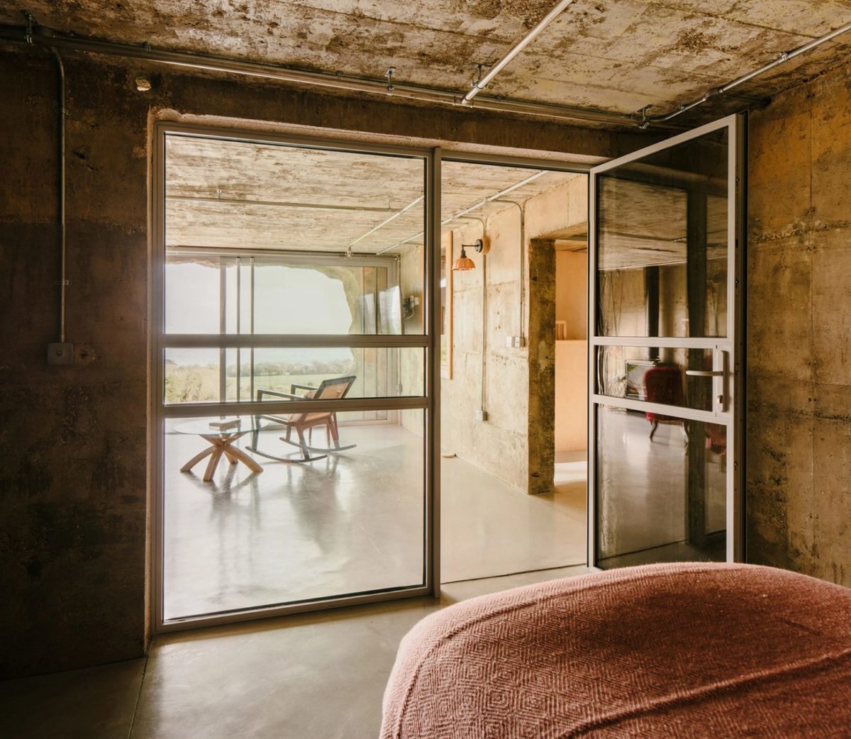 Bunker z 2. svetovej vojny sa premenil na jedinečný dovolenkový dom