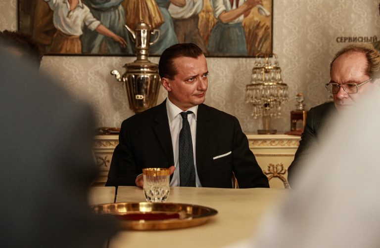 Daniel_heriban_ako_alexander_dubcek_foto_petr_kozlik_pre_film_muz_ktory_stal_v_ceste_01.jpg