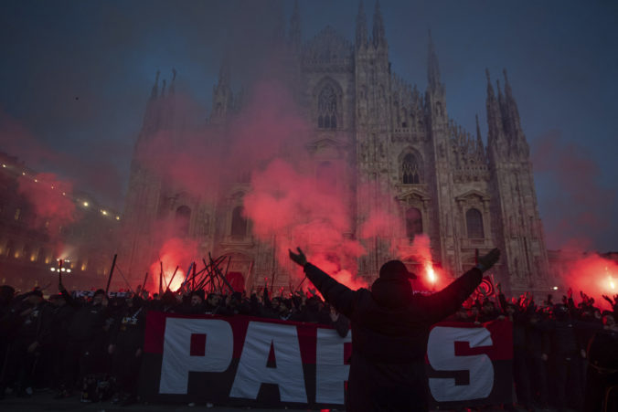 útok Miláno, futbaloví fanúšikovia, PSG