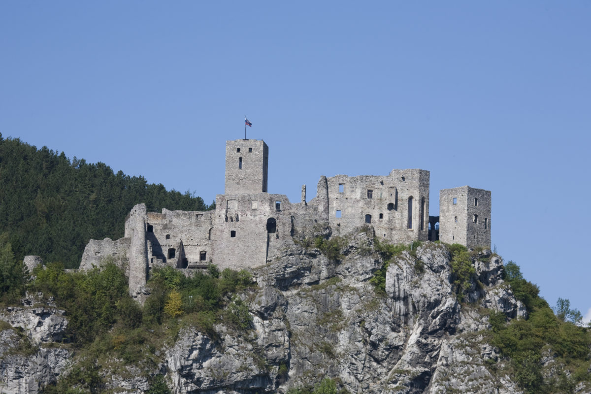 Strecno Castle