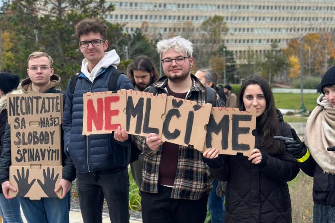 Protest študentov žurnalistiky