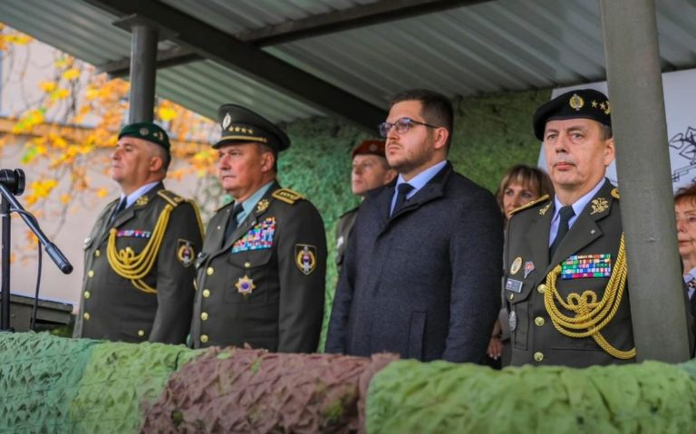 Odovzdanie velenia pozemných síl