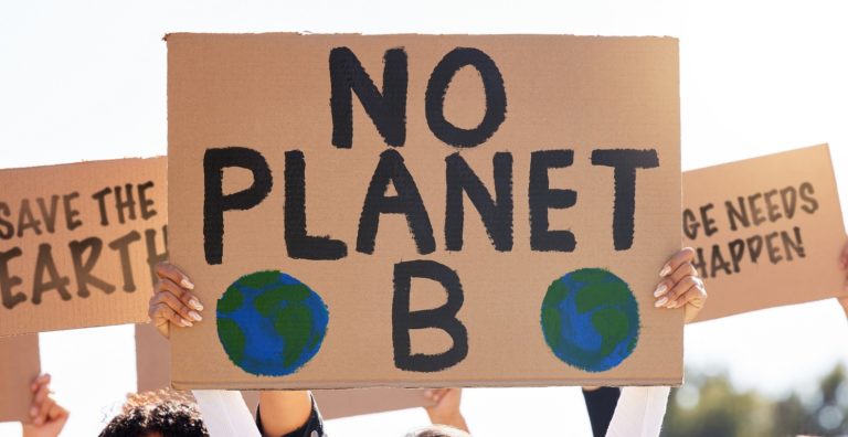 Shell podáva žalobu proti Greenpeace, žiada 2,1 milióna dolárov za tieto protesty