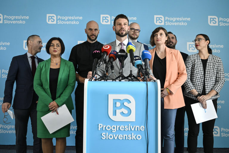 PS: Výzva novej vláde k problémom na Slovensku