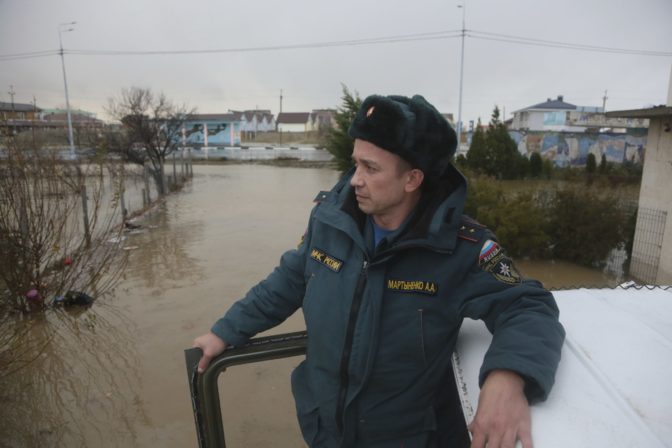 Búrka, záplavy, Ukrajina, Rusko