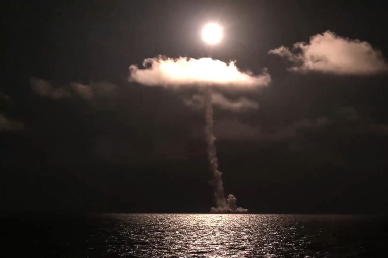 Test ruskej medzikontinentálnej balistickej rakety Bulava