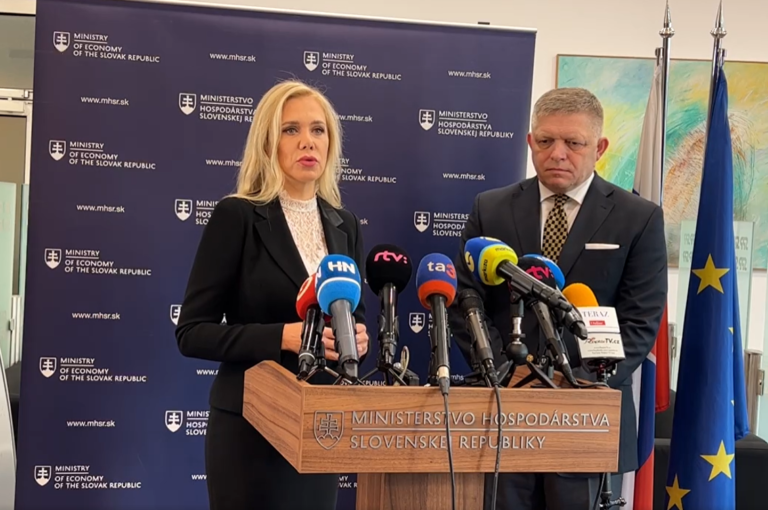 Saková, Fico