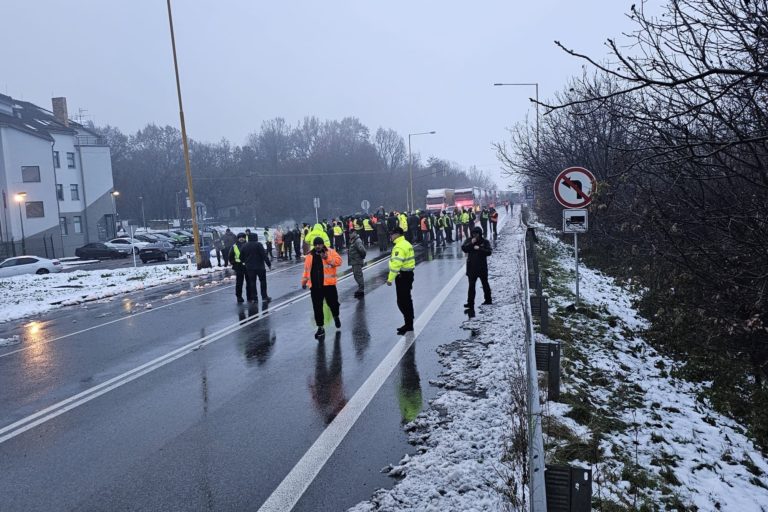 Blokáda hraničného priechodu, UNAS, Vyšné Nemecké