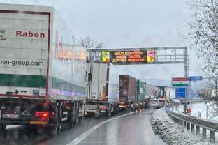 Kolóna kamiónov v Maďarsku