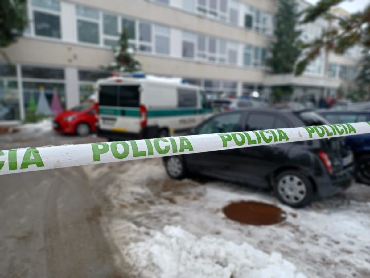 NAKA, výhražné emaily