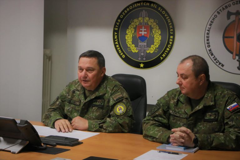Generál Zmeko, vojaci
