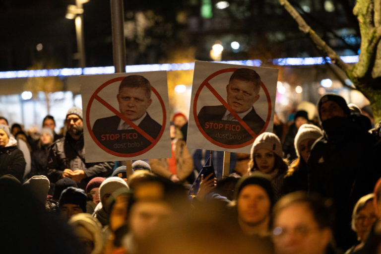 PROTEST: Zastavme ich!