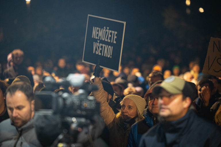 PROTEST: Zastavme ich!