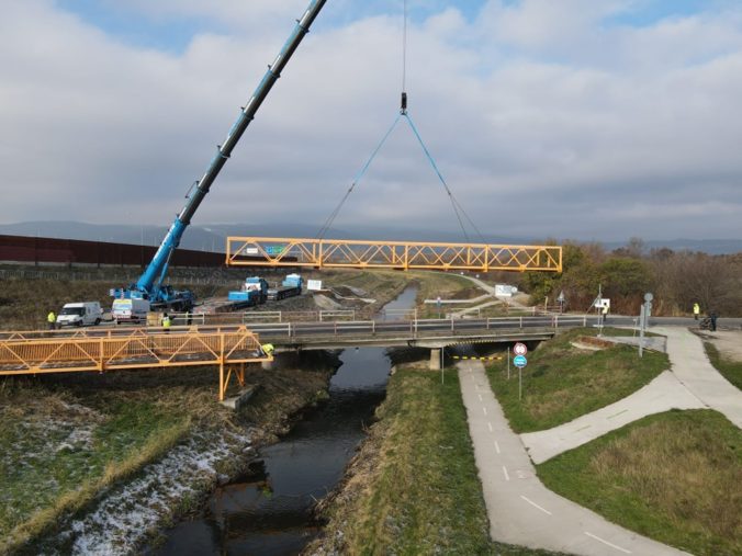 BSK: Cyklolávka nad Šúrskym kanálom vo Vajnoroch