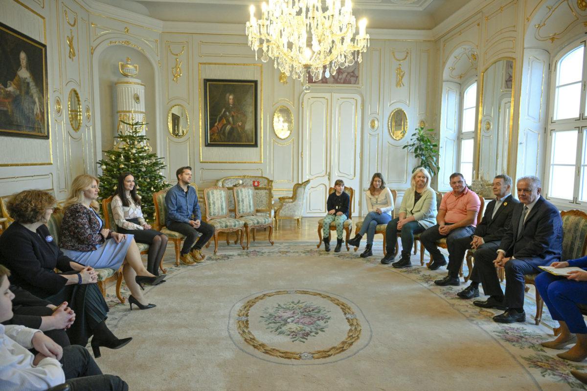 PREZIDENT: Prijatie Dobrého anjela a rodín v núdzi