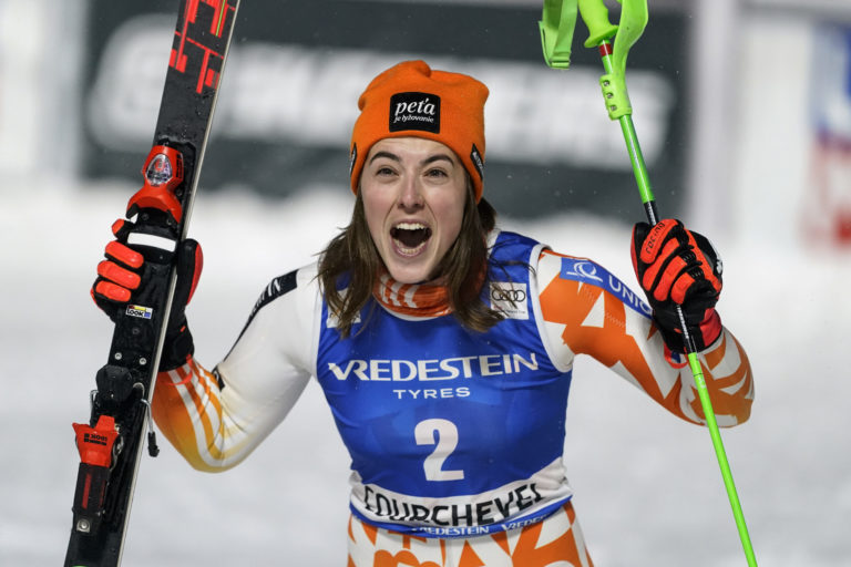 Petra Vlhová vyhrala nočný slalom v Courcheveli