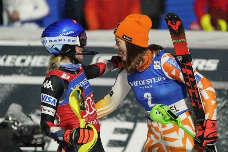 Petra Vlhová vyhrala nočný slalom v Courcheveli