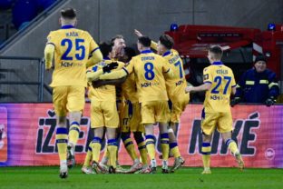 FUTBAL NL: Bratislava - Dunajská Streda