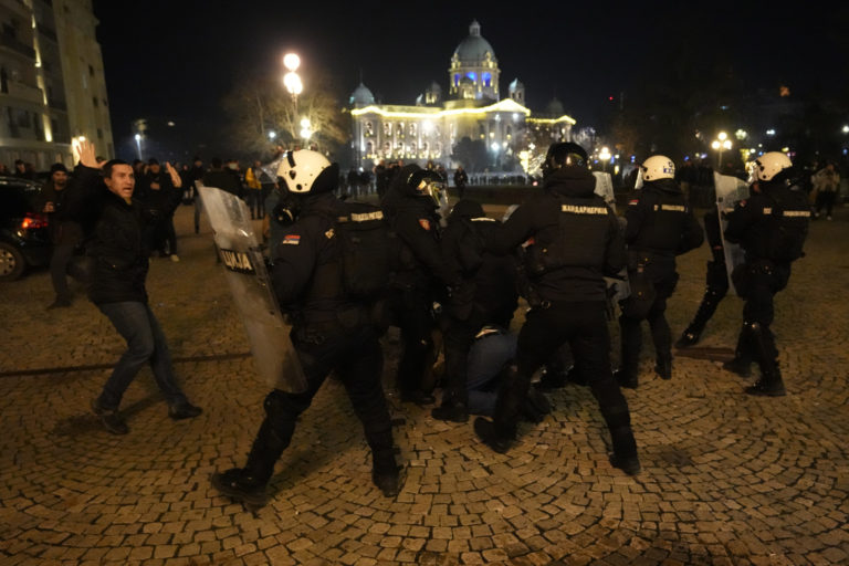 Srbsko, protest, voľby