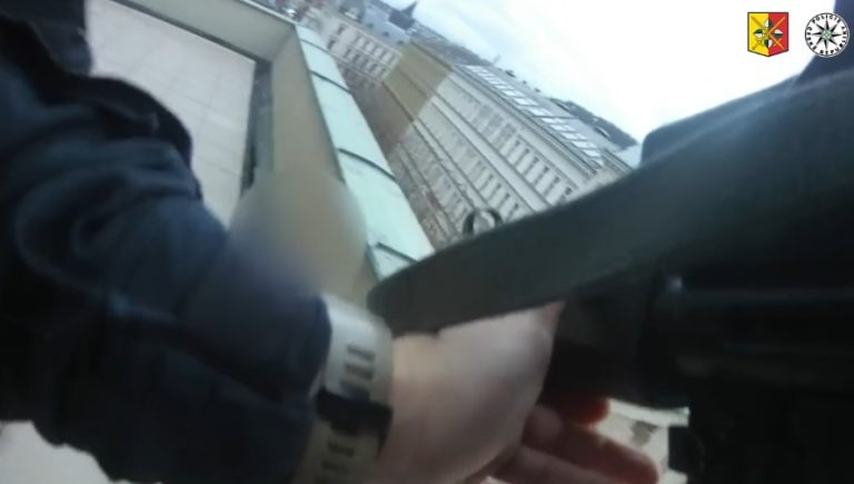 Streľba v Prahe, autentické zábery zo zásahu policajtov