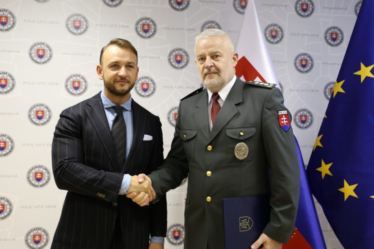 Šutaj Eštok, Solák