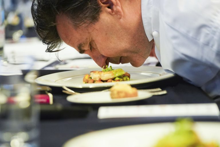 Šéfkuchár, jedlo, gastronómia