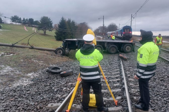 ČR: Zrážka vlaku s nákladným autom
