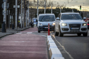 BRATISLAVA: Doprava na Vajanského nábreží