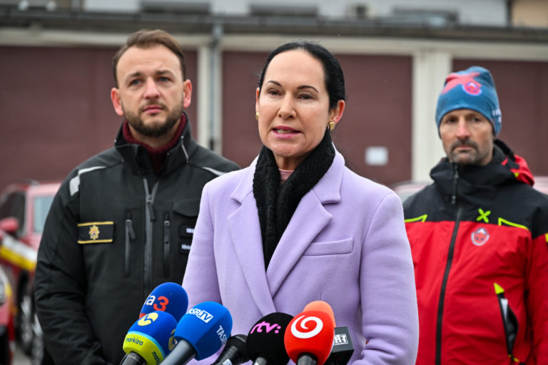 MV SR: Odovzdanie nových vozidiel záchranárom